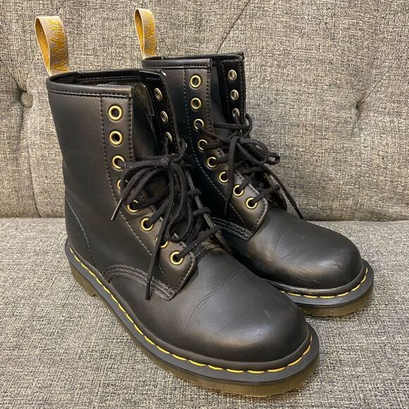 Dr. Martens Vegan 14045 Lace Up Boots Women Size 7 - Picture 1 of 9